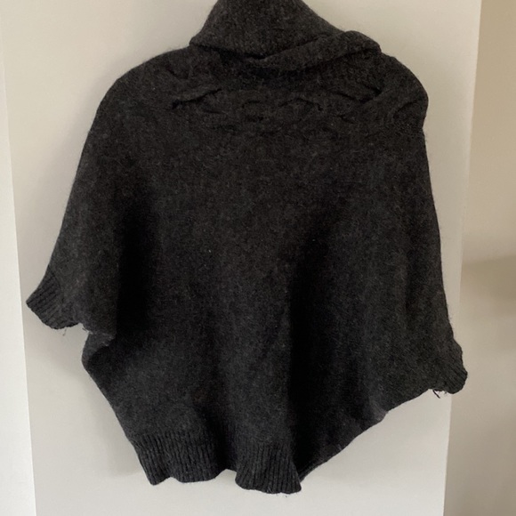 VINCE wool blend turtle neck sweater S pinch dolman sleeve cable accent - Picture 4 of 5